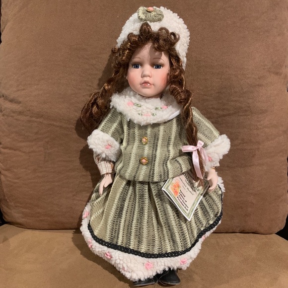 Katherine collection series 2 special Edition find genuine porcelain doll - Picture 1 of 7